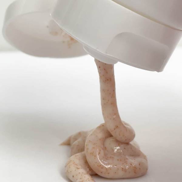 SCRUB CON OLIO ESSENZIALE DI ARANCIA E LIMONE 500ML